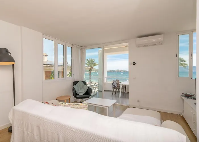 Beachfront Apartment Sivella By Sealand Villas