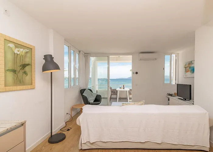 Beachfront Apartment Sivella By Sealand Villas