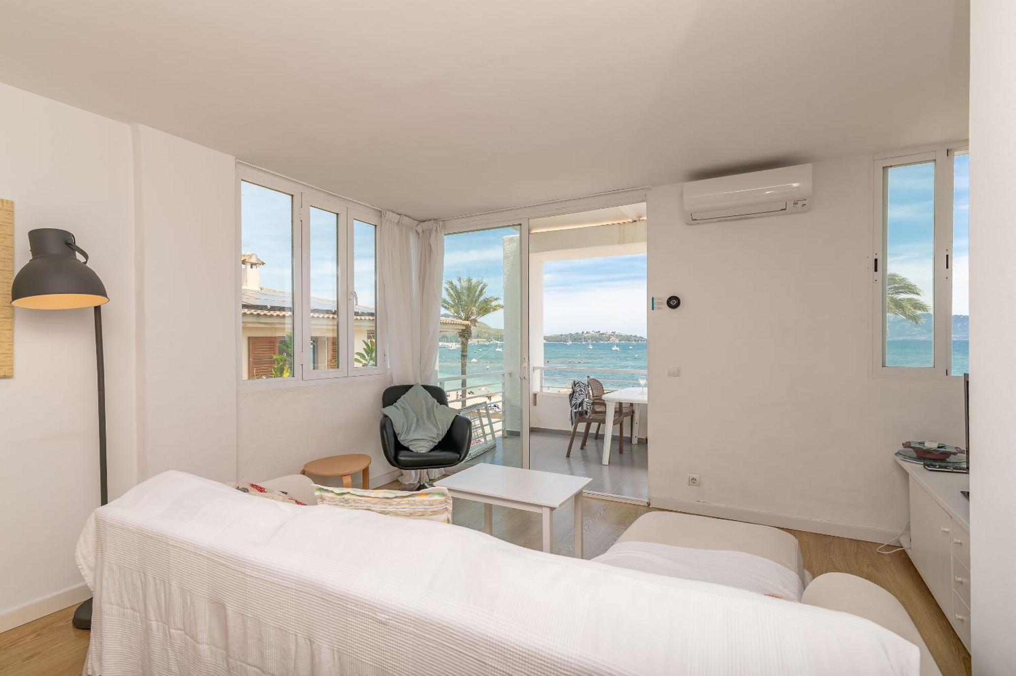 Beachfront Sivella By Sealand Apartment