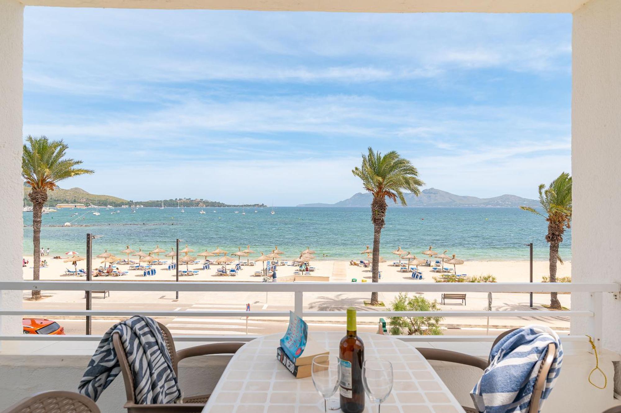 Apartment Beachfront Sivella By Sealand
